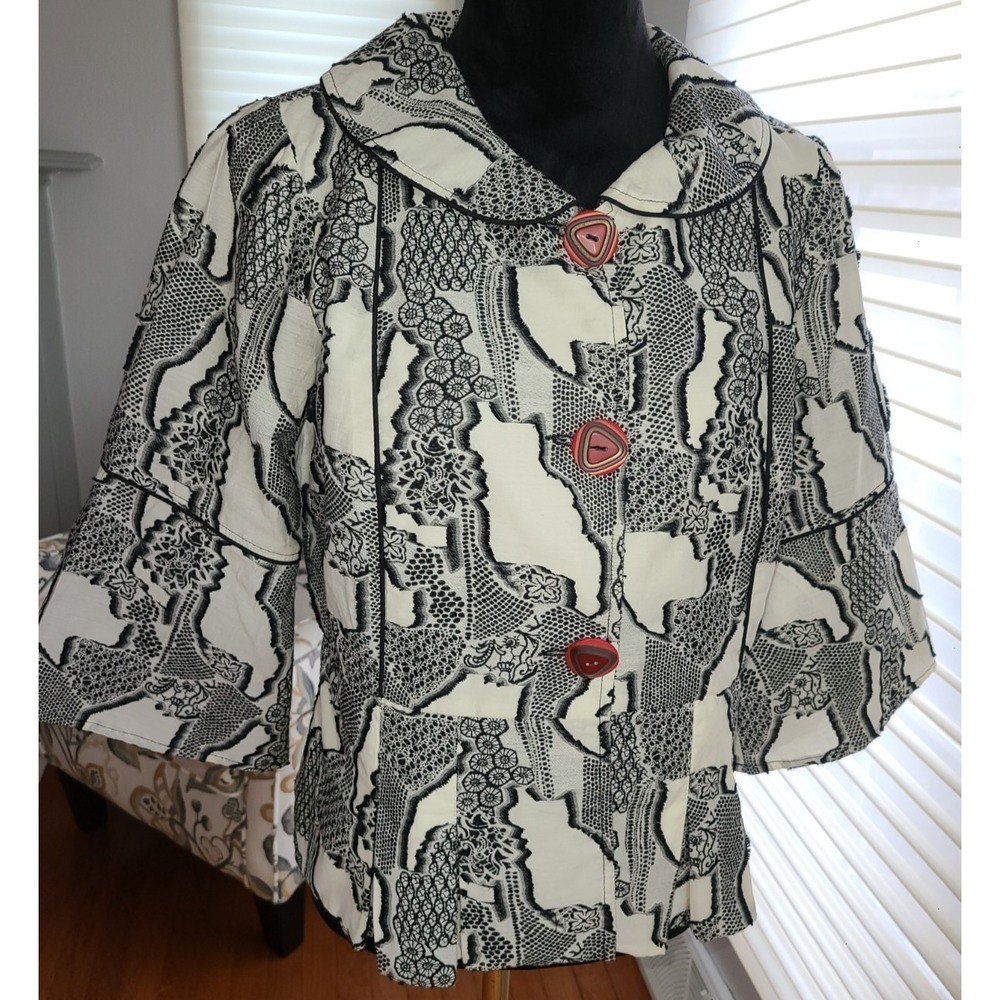 Canvasbacks Jacket black white geo floral art inspired Flaired wood buttons Sz 8